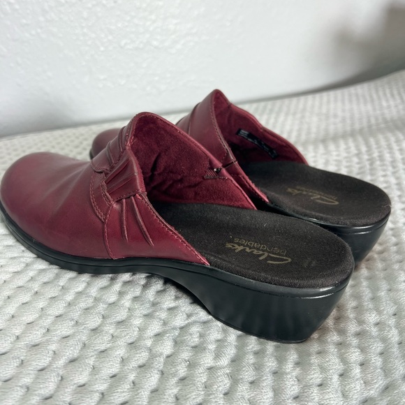 Clarks Burgundy Prairie Flower Leather Comfy Mulers Slides Clogs Shoes Size 7.5 - Picture 4 of 12